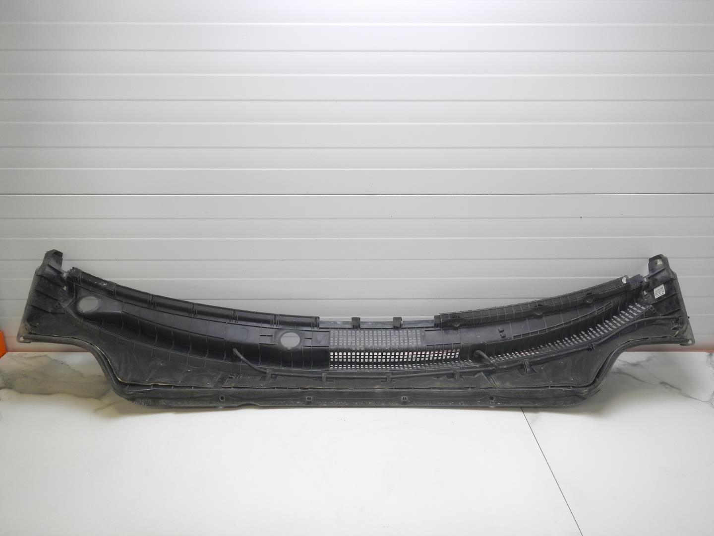 Решетка стеклоочистителей (Жабо)