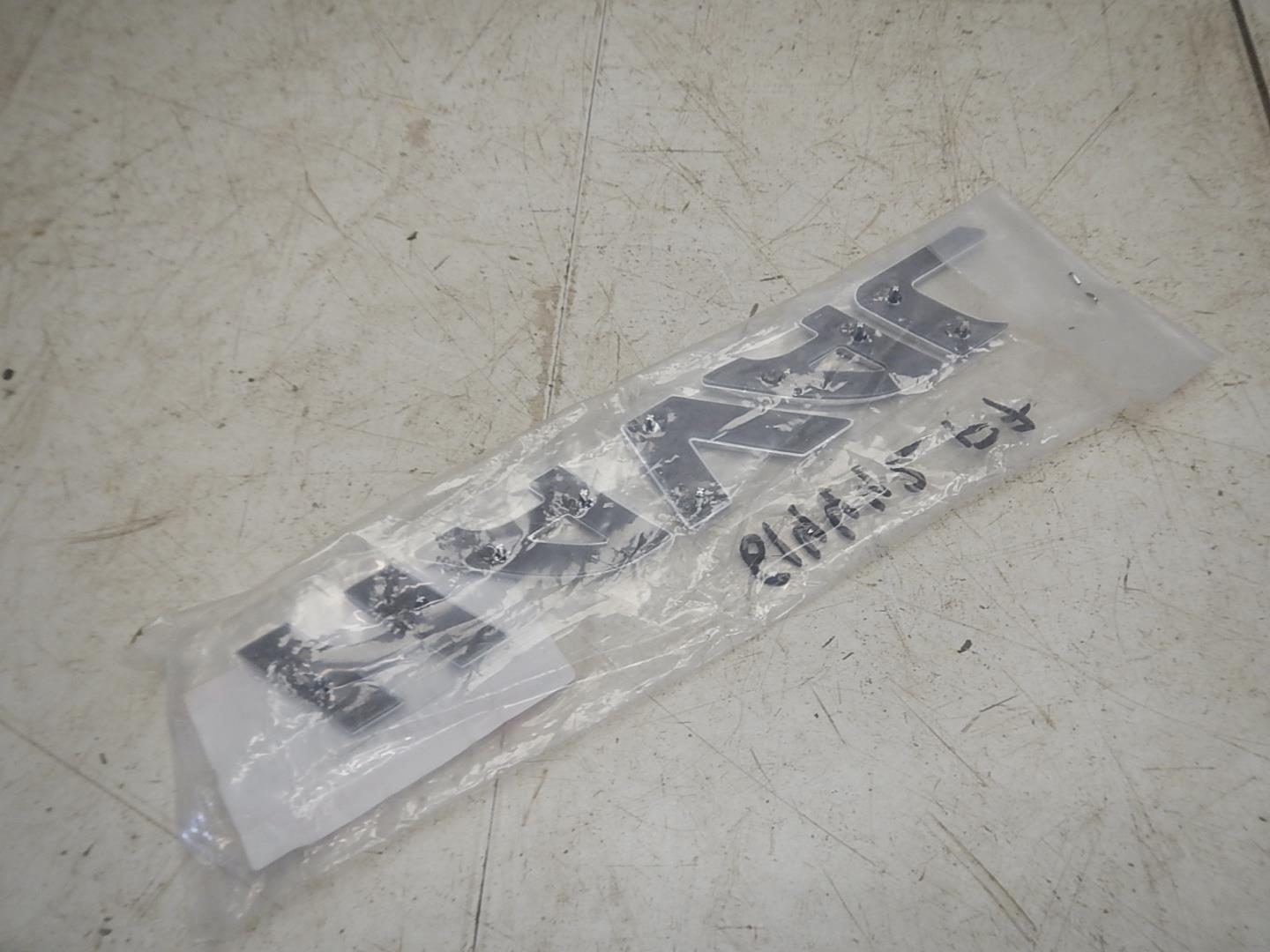 Эмблема на крышку багажника