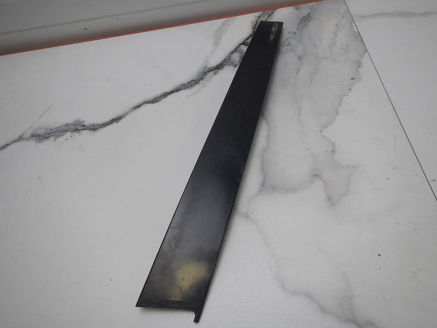 Накладка двери передней левой