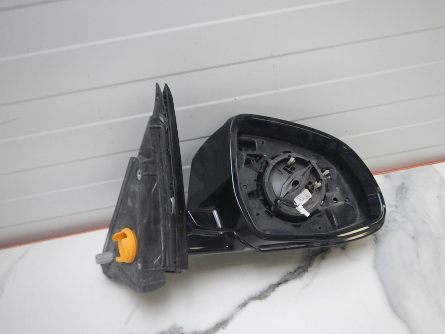 Зеркало правое электрическое