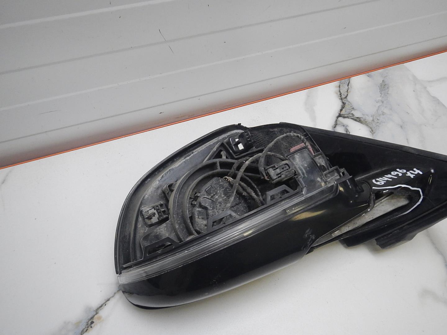 Зеркало правое электрическое