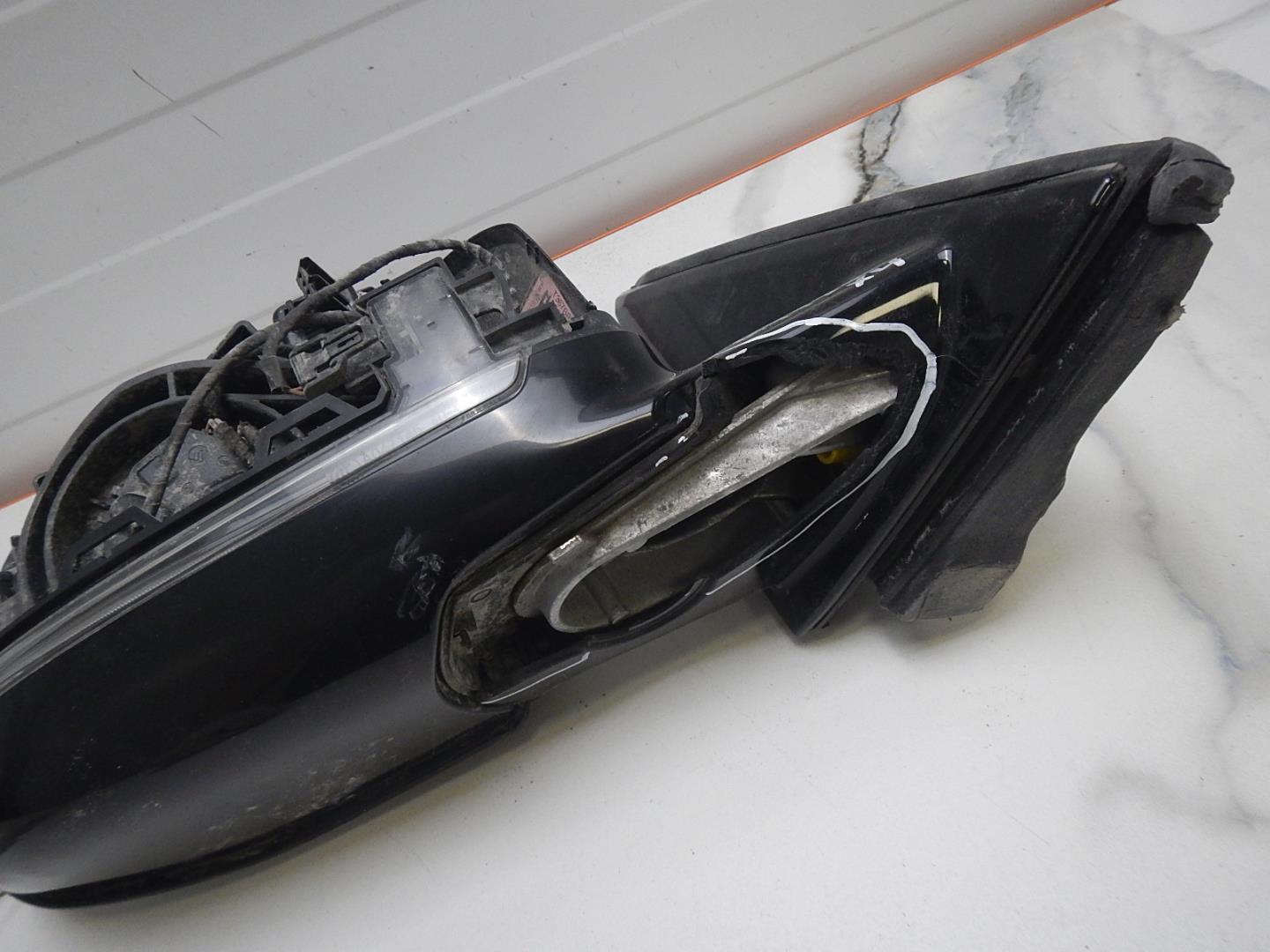 Зеркало правое электрическое