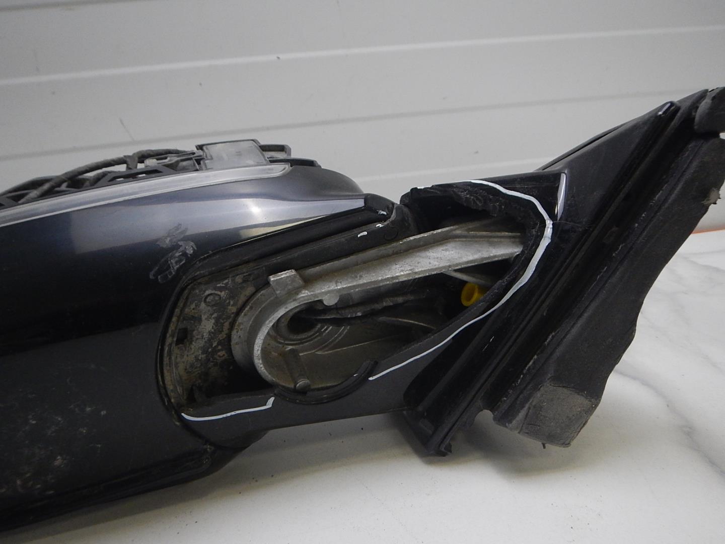 Зеркало правое электрическое