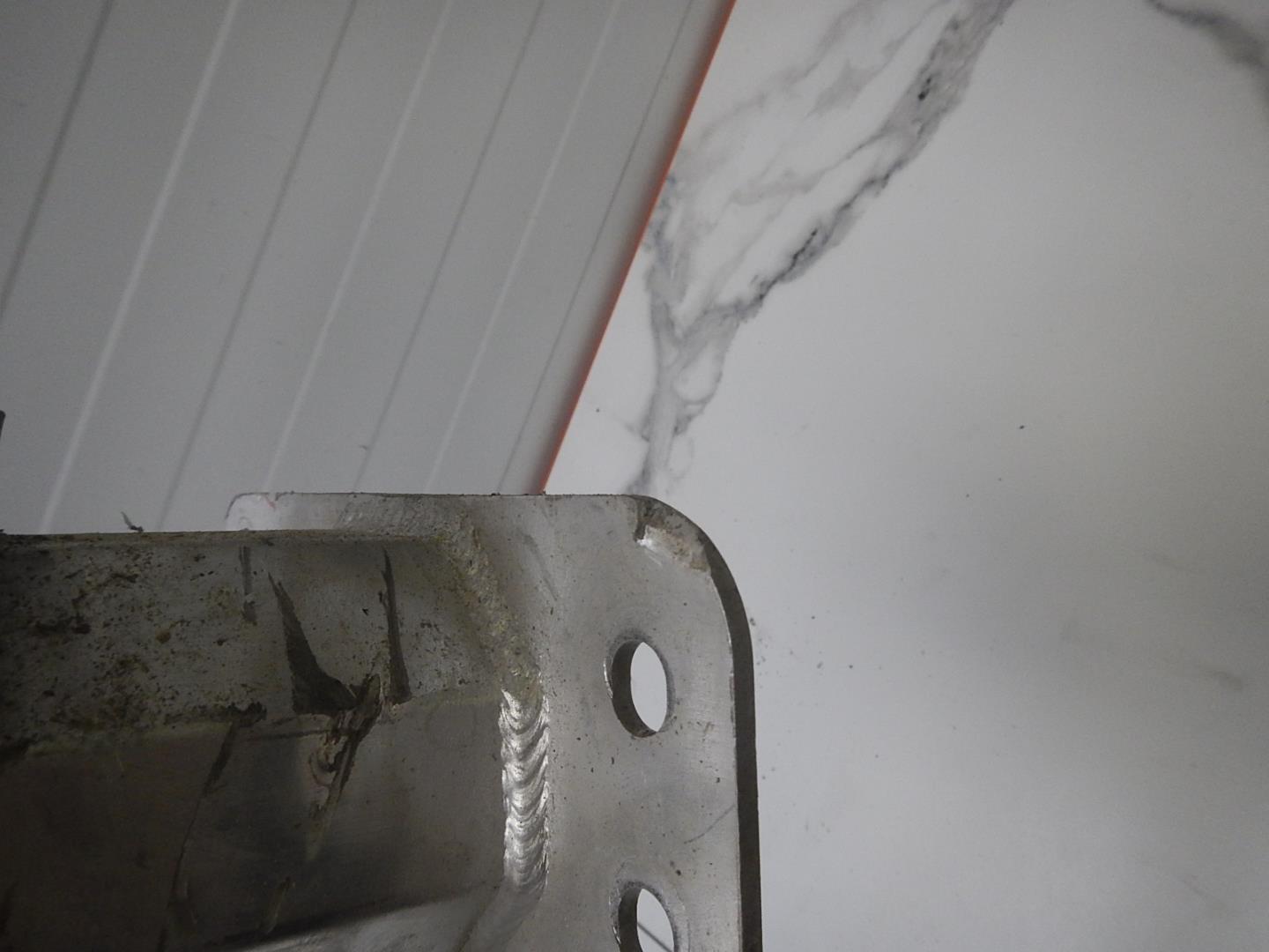 Усилитель переднего бампера