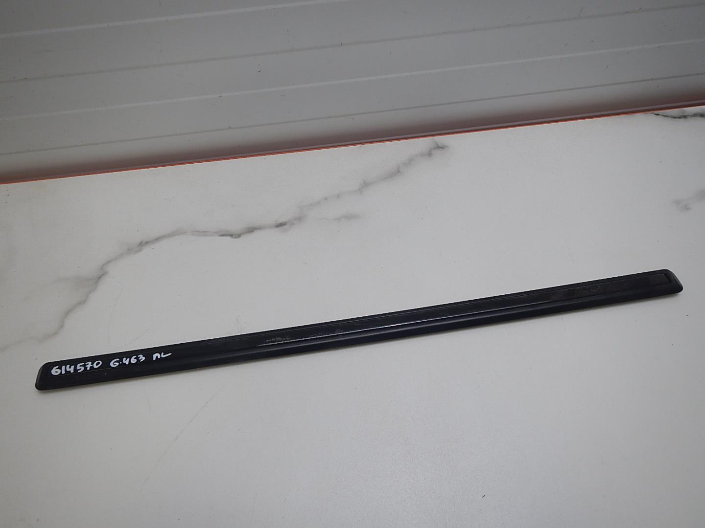 Молдинг передней левой двери