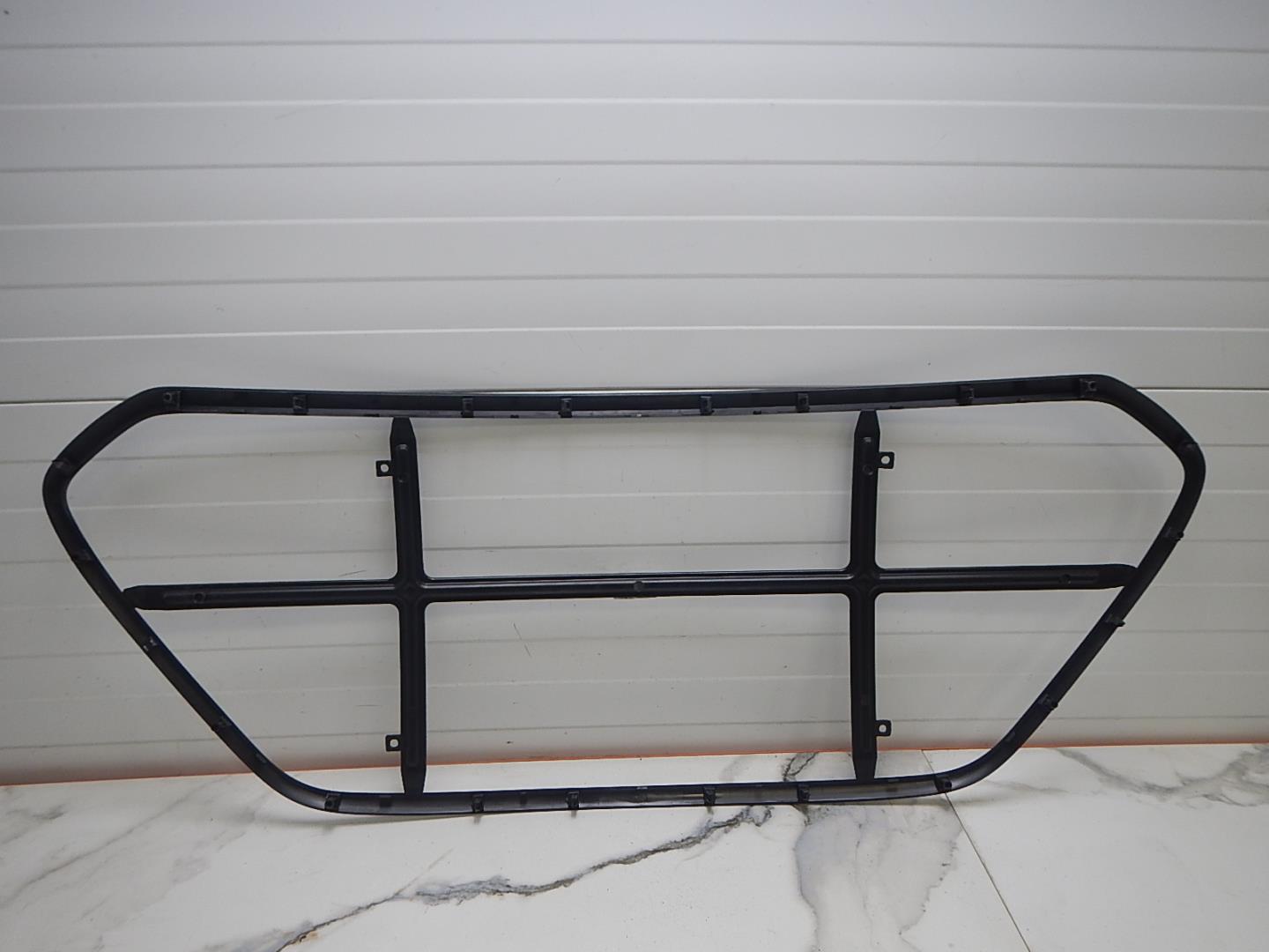 Рамка решетки в бампер