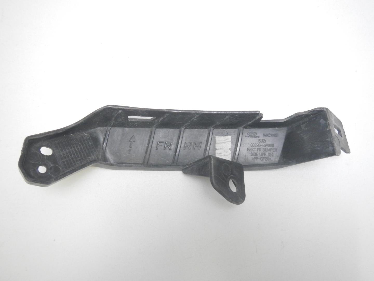 Кронштейн переднего бампера правый