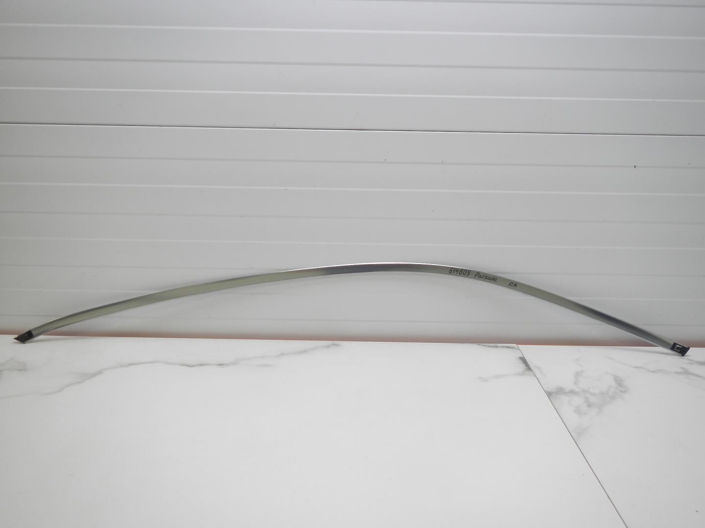 Накладка двери передней правой