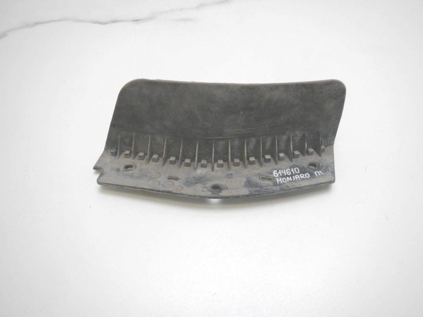 Брызговик передний левый