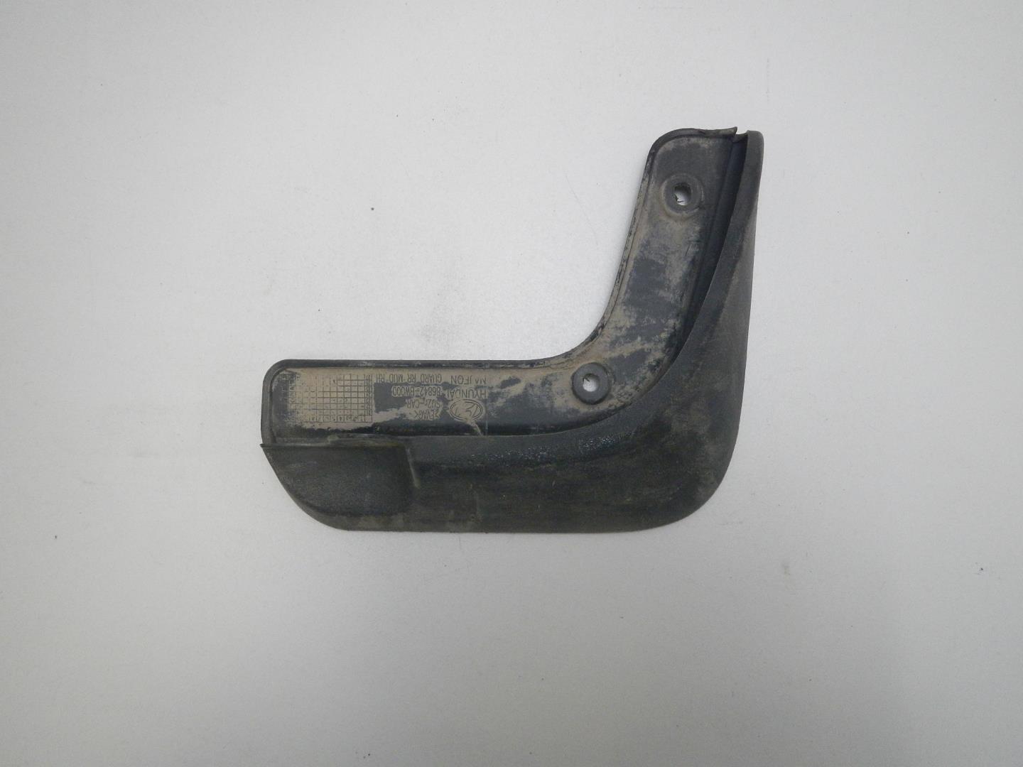 Брызговик задний правый