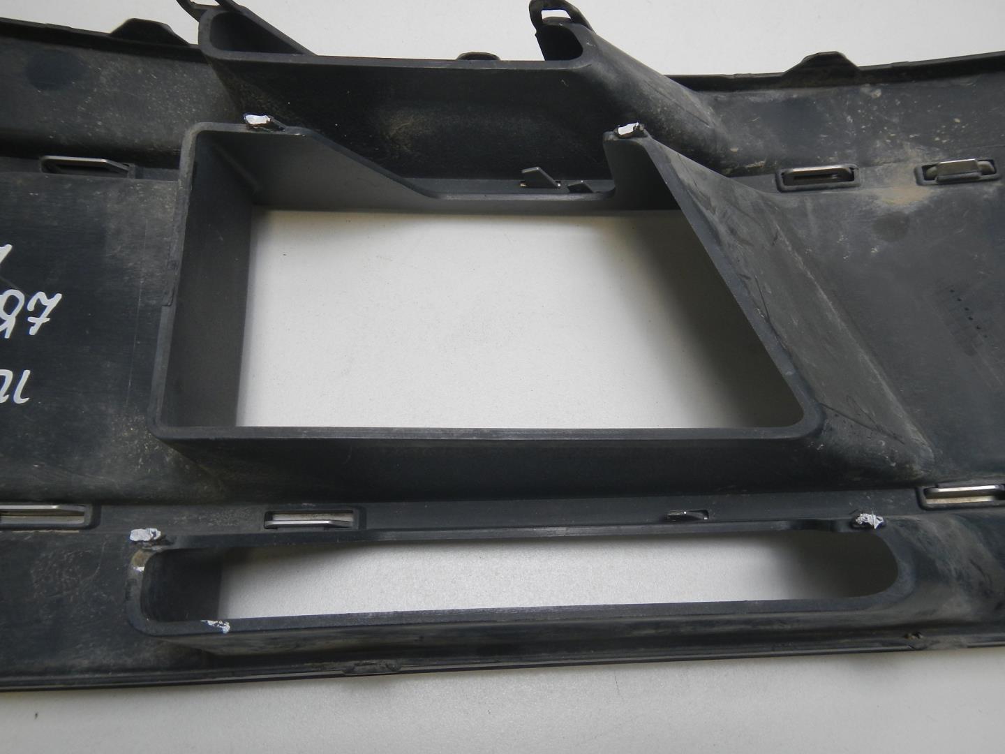 Решетка в бампер левая