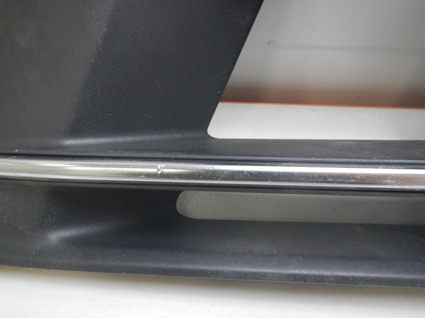 Решетка в бампер левая