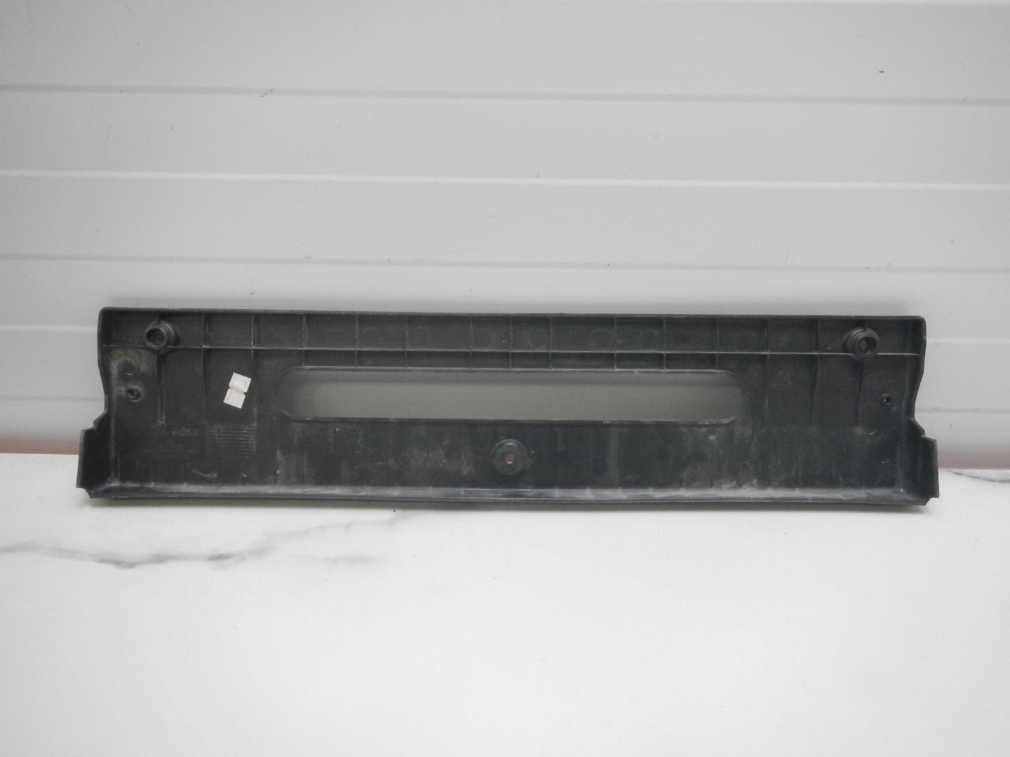 Накладка переднего бампера под номер