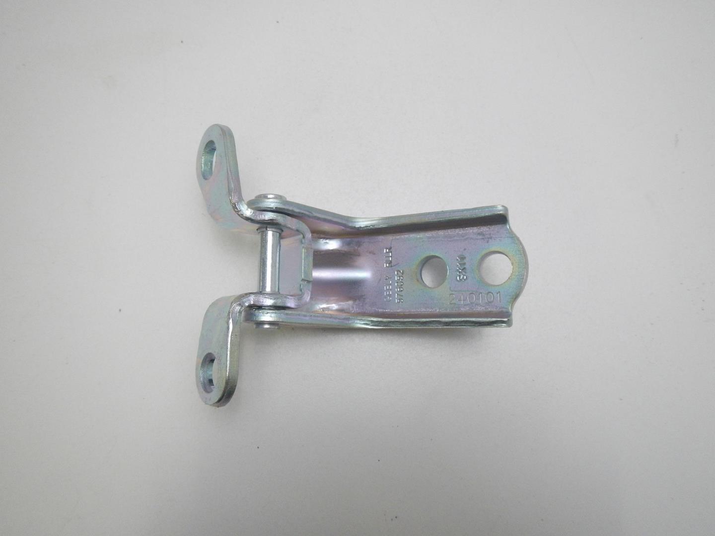 Петля двери задней левой нижняя