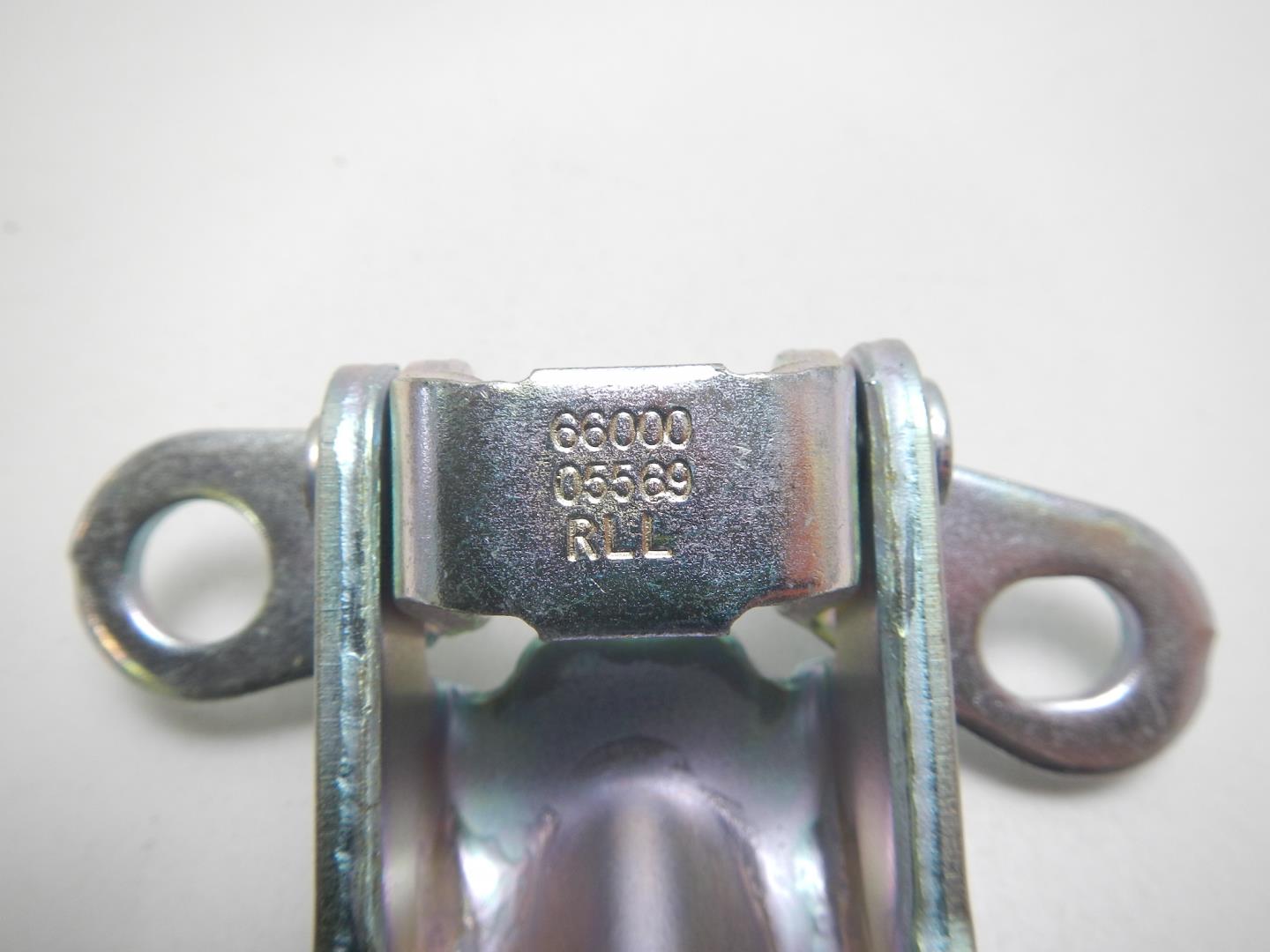 Петля двери задней левой нижняя