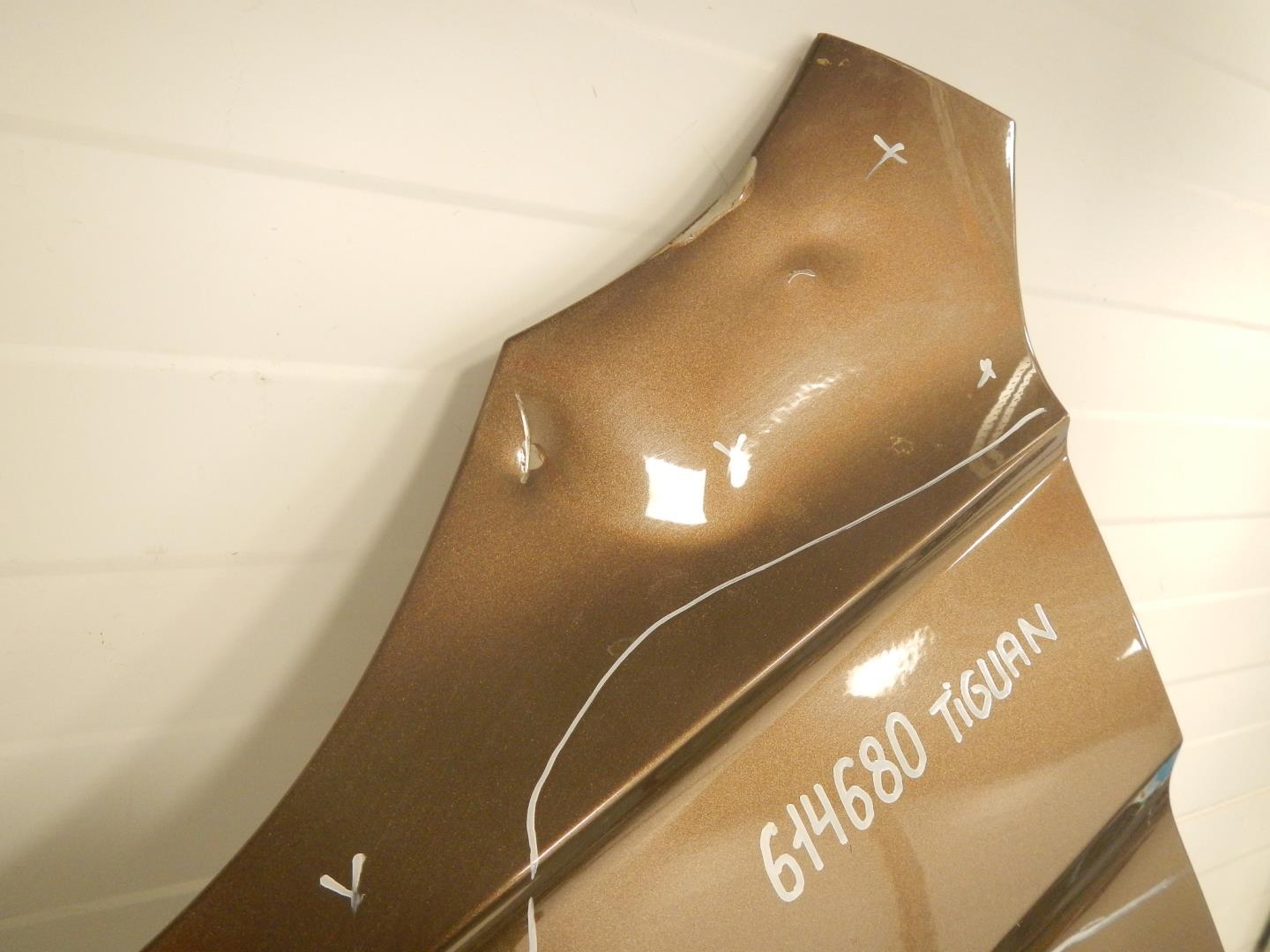 Крыло переднее левое