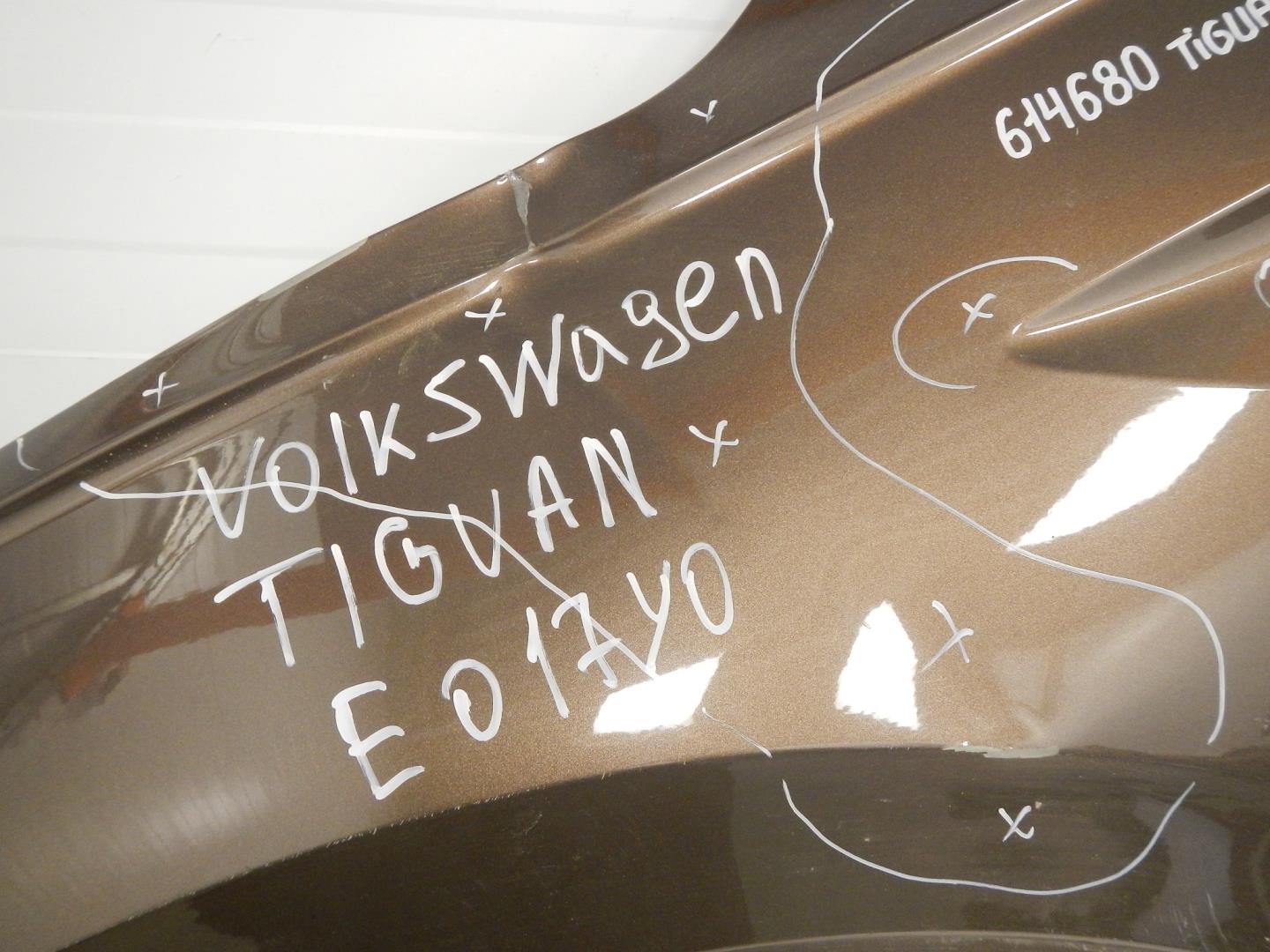 Крыло переднее левое