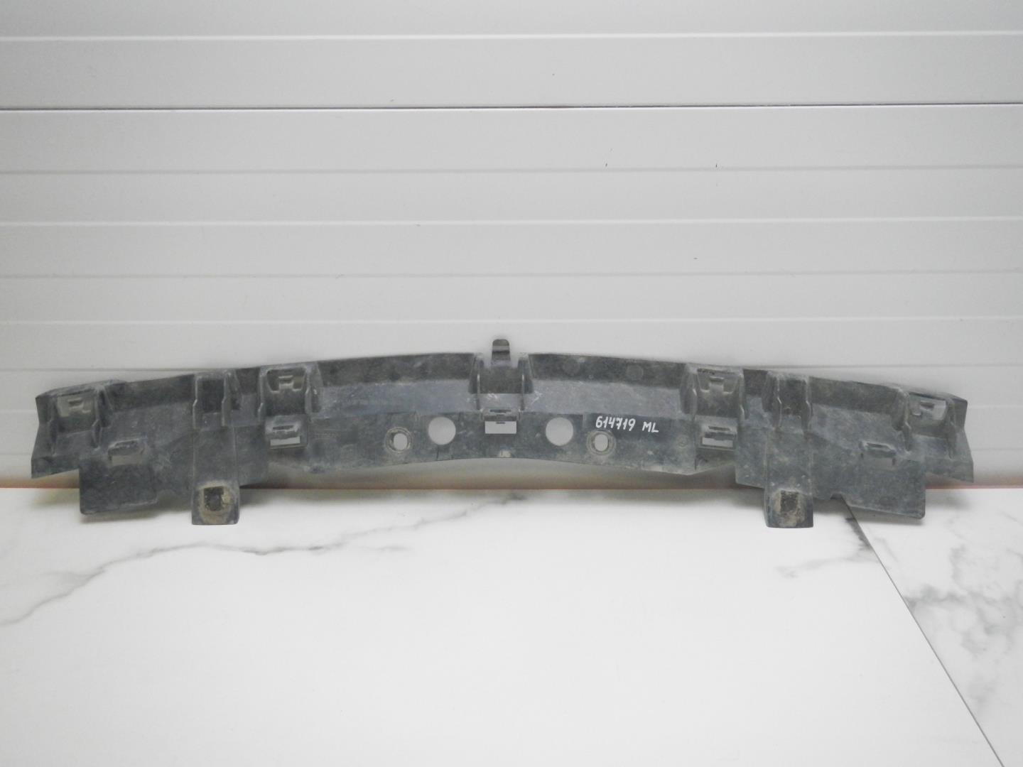 Кронштейн переднего бампера