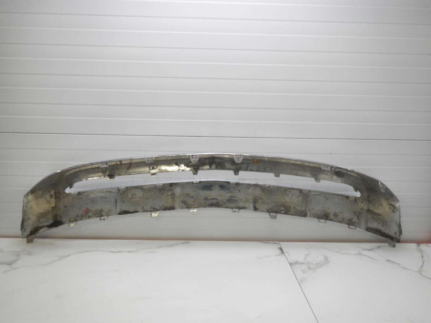 Накладка переднего бампера