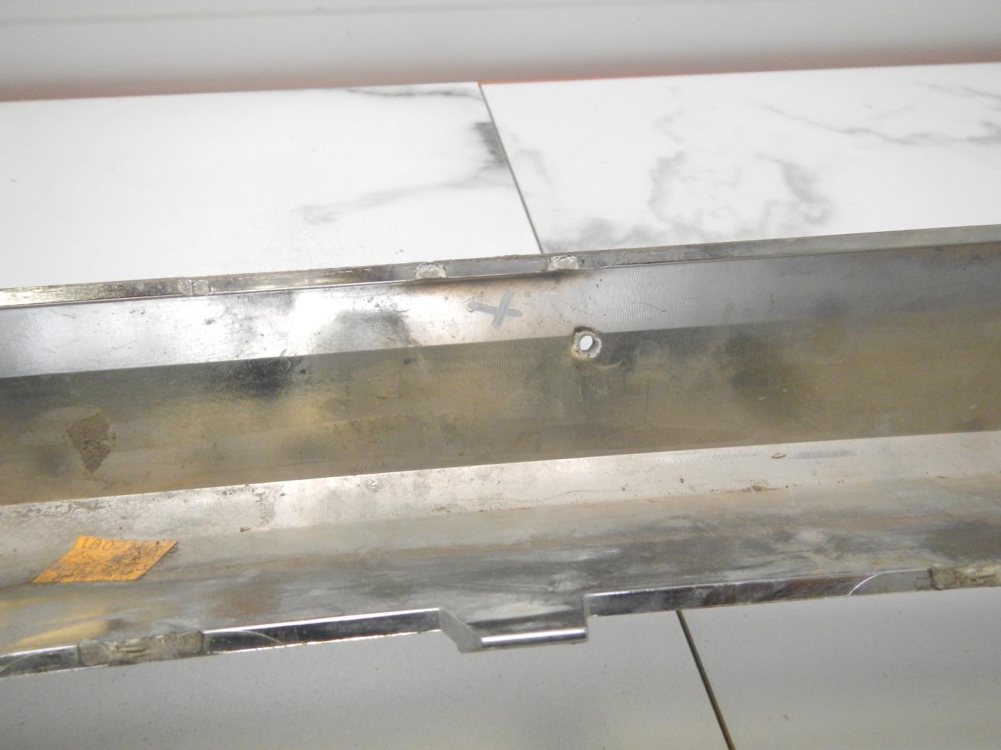 Накладка переднего бампера