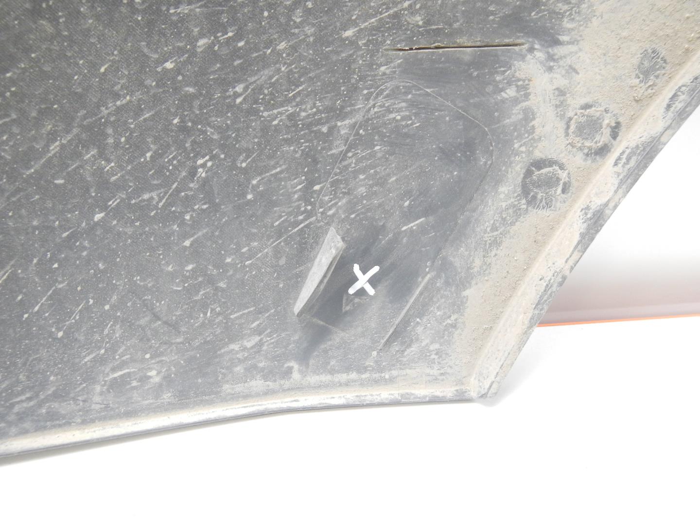 Молдинг задней правой двери