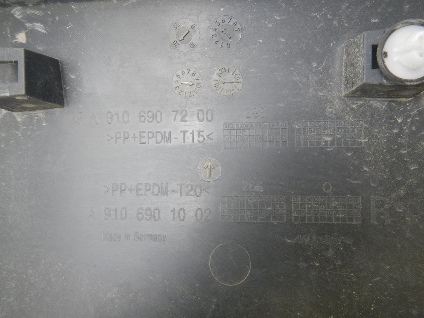 Молдинг задней правой двери