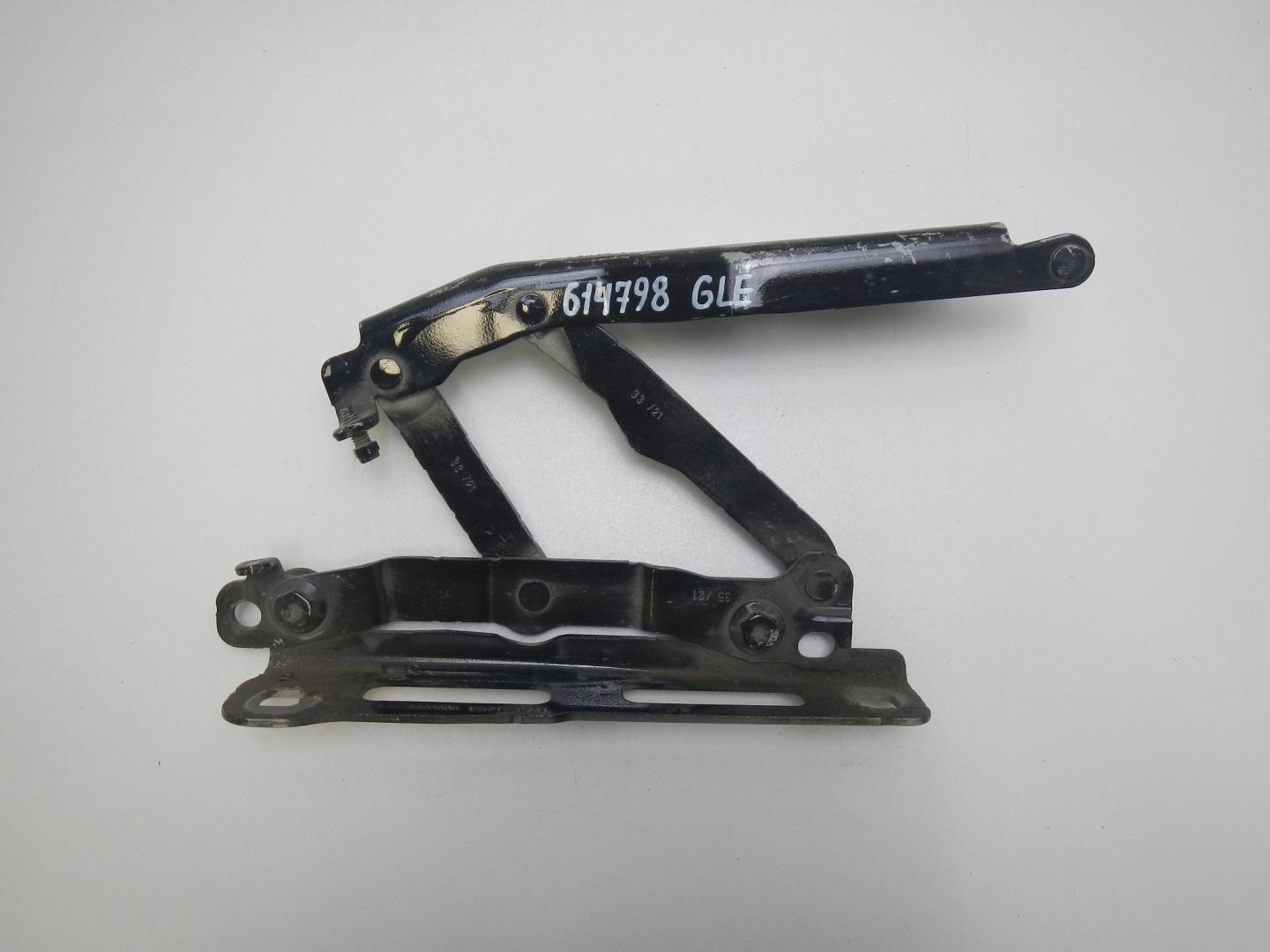 Петля капота правая