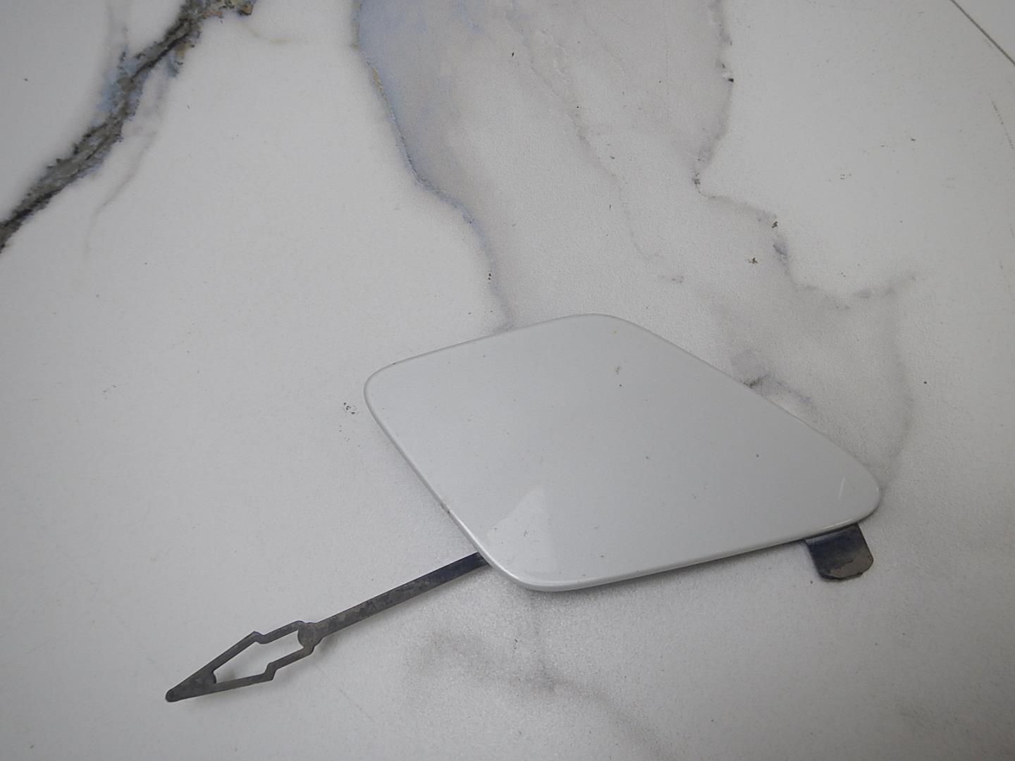 Заглушка буксировочного крюка