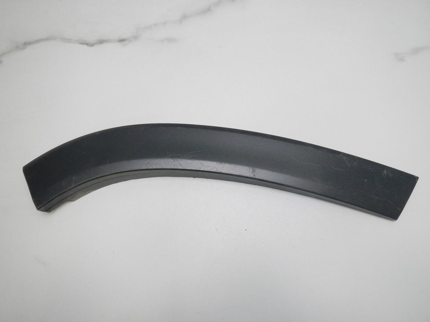 Накладка переднего бампера правая