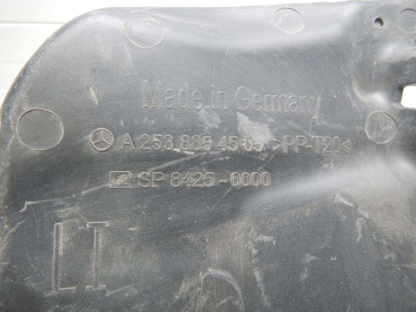 Воздуховод радиатора левый