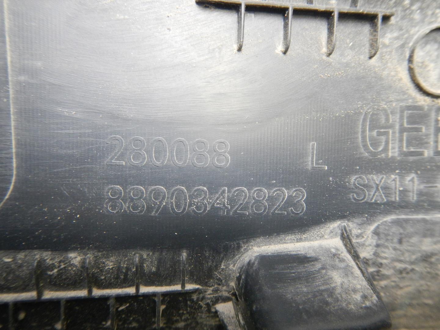 Молдинг задней левой двери