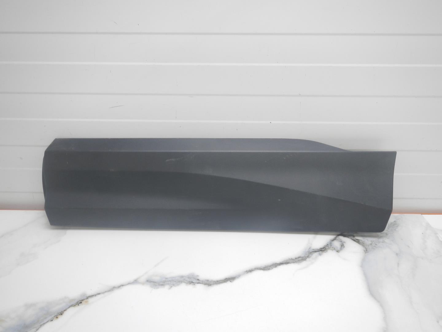 Молдинг задней левой двери