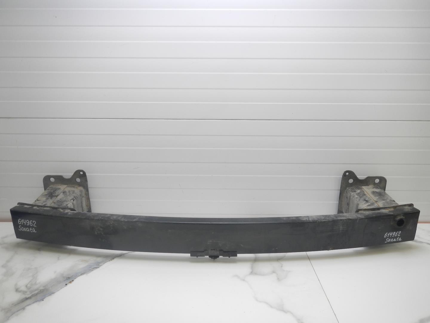 Усилитель переднего бампера