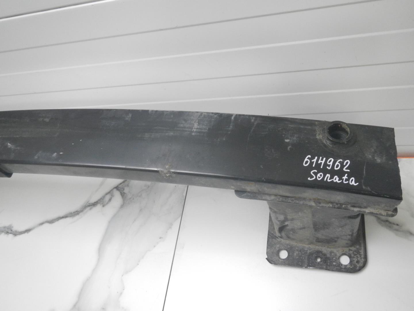 Усилитель переднего бампера