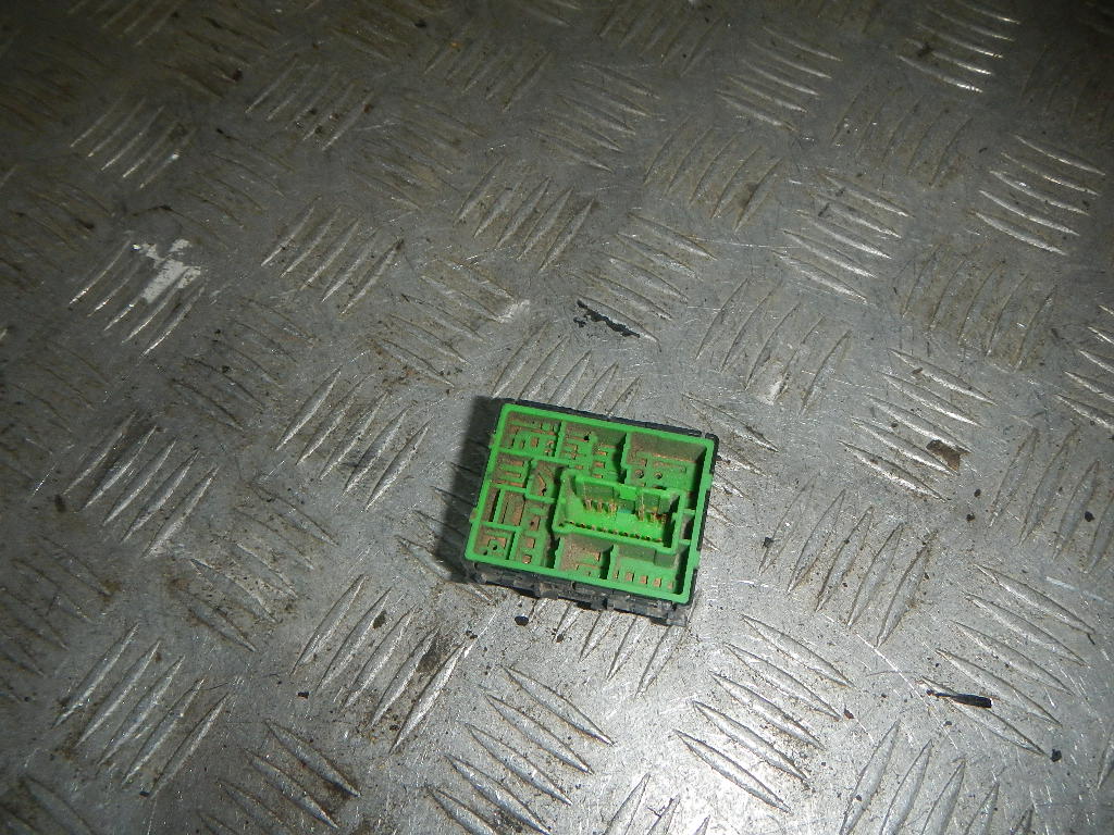 Переключатель регулировки зеркал