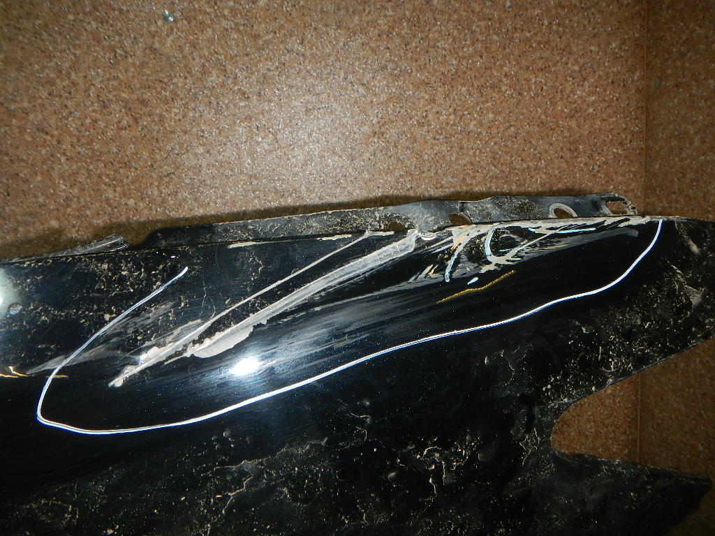 Крыло переднее правое