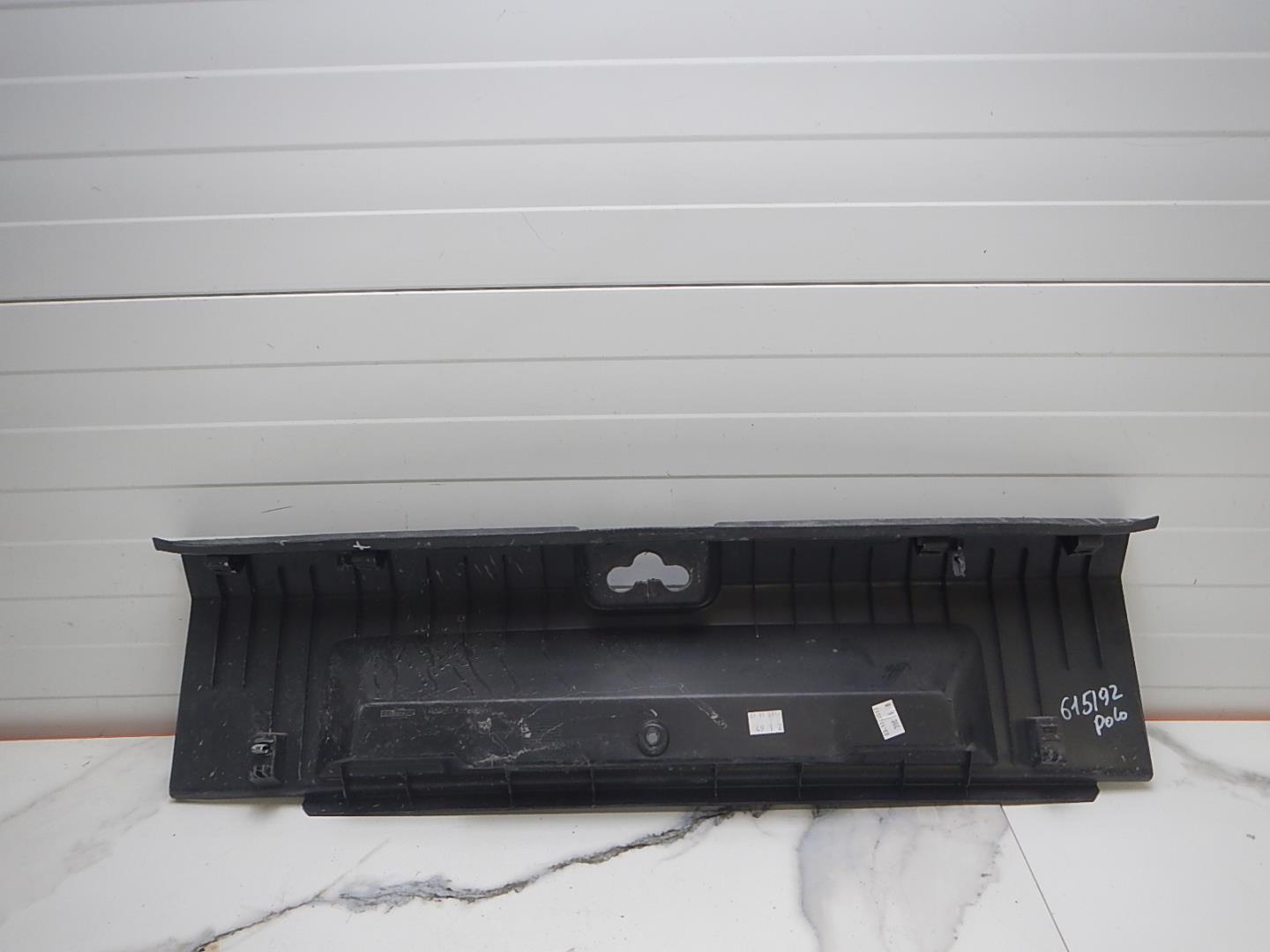 Обшивка багажника