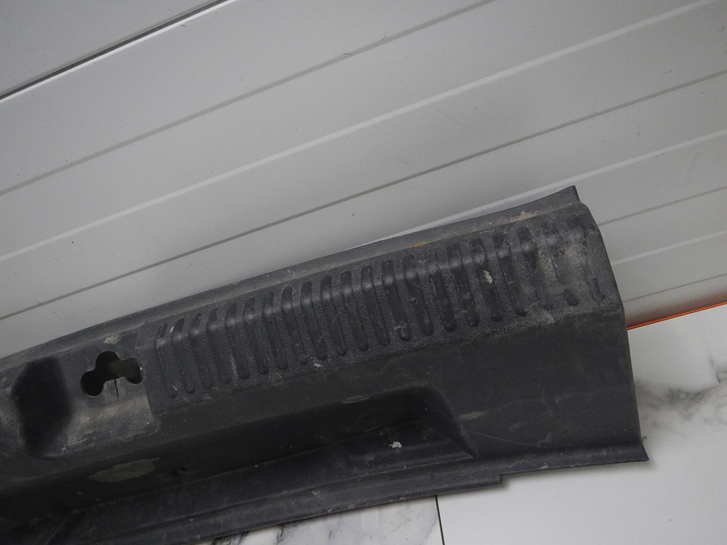 Обшивка багажника