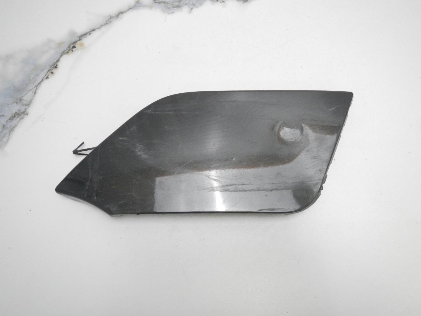 Заглушка буксировочного крюка