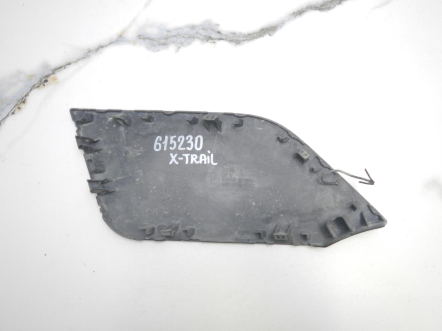 Заглушка буксировочного крюка