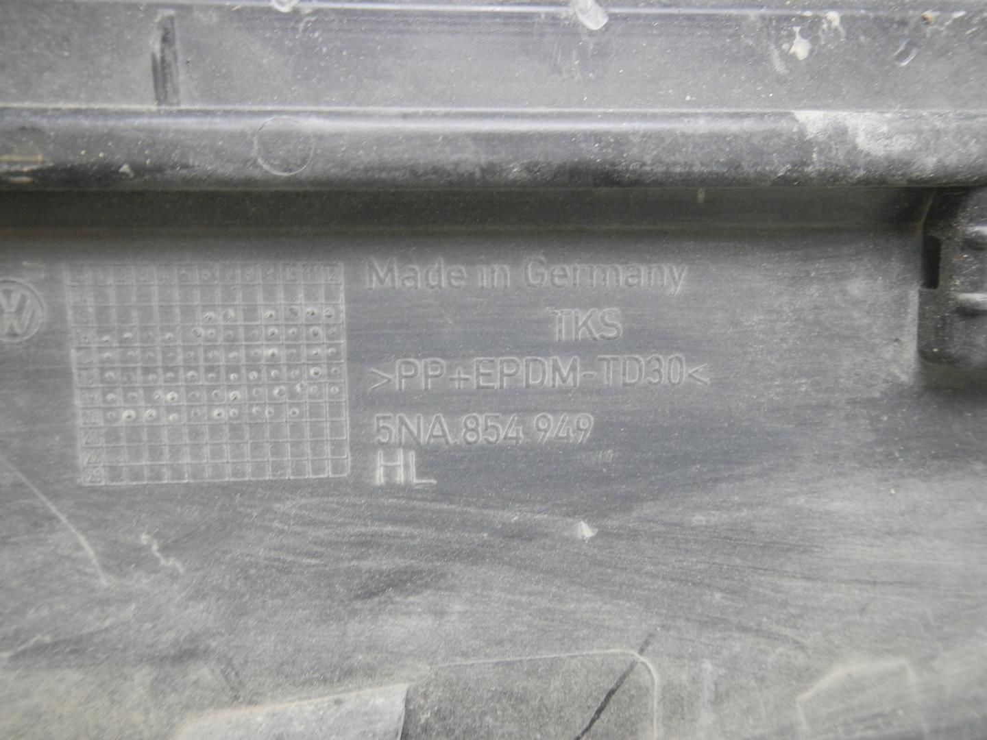 Молдинг задней левой двери