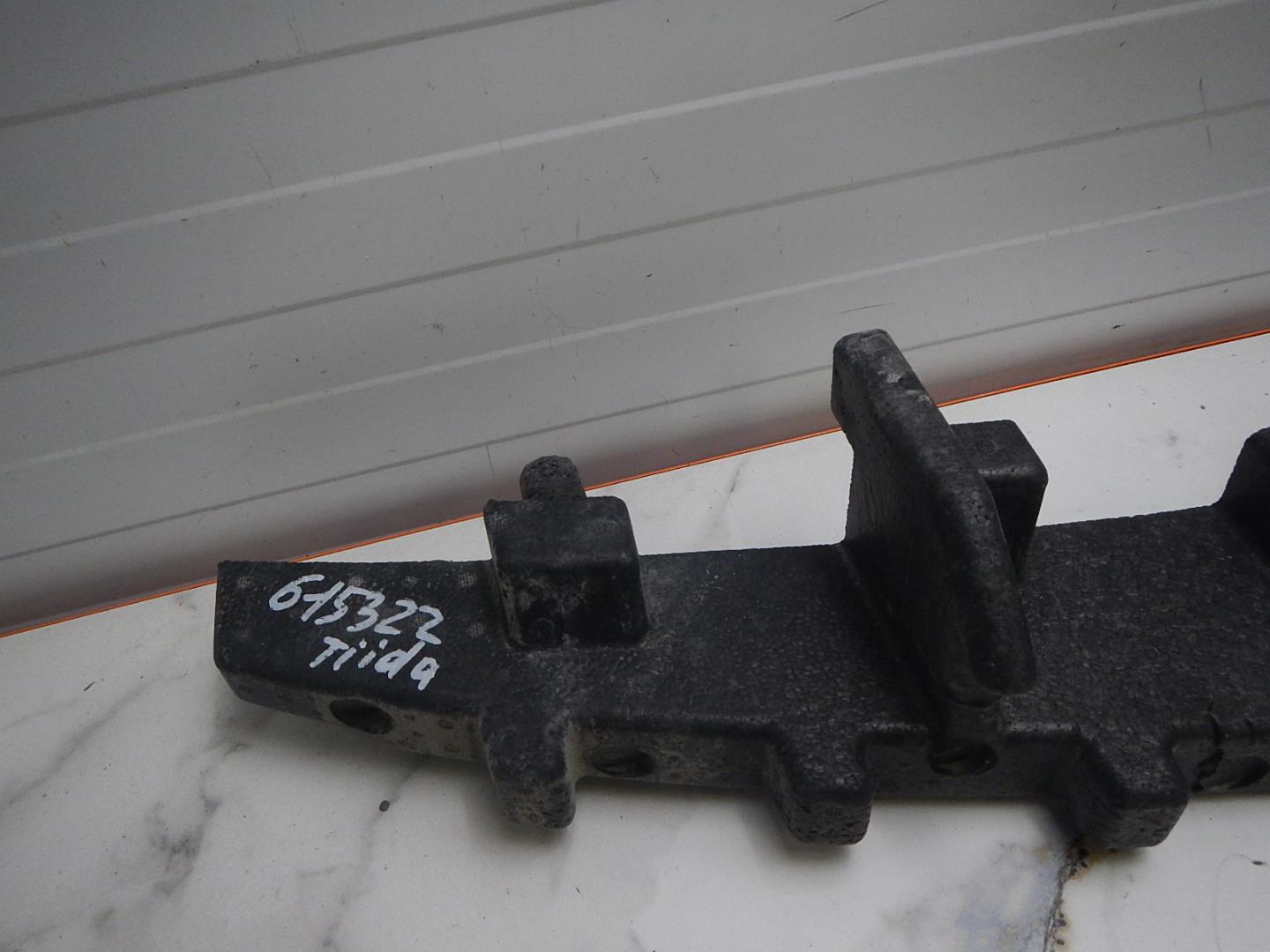 Наполнитель переднего бампера