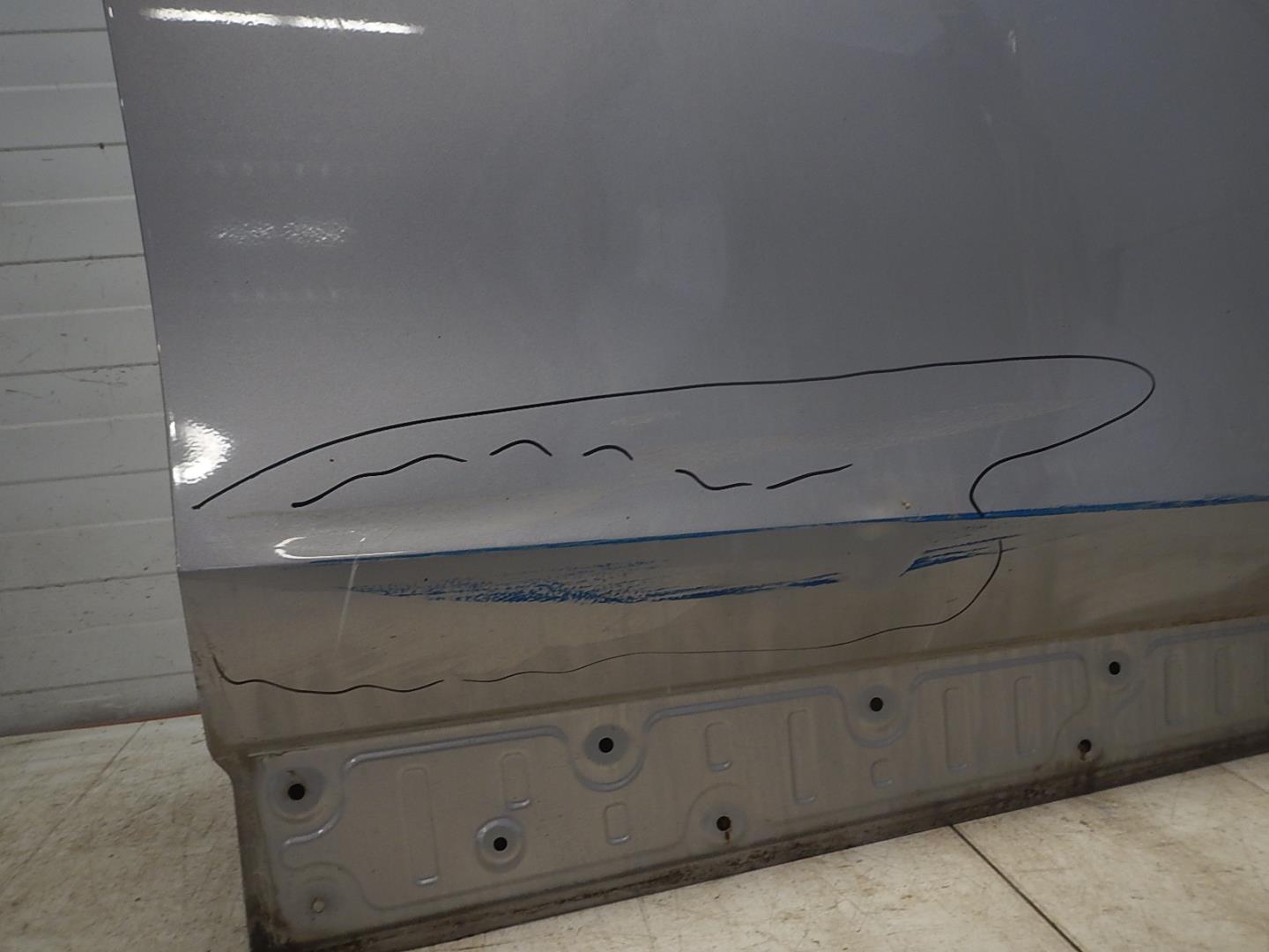 Дверь передняя правая