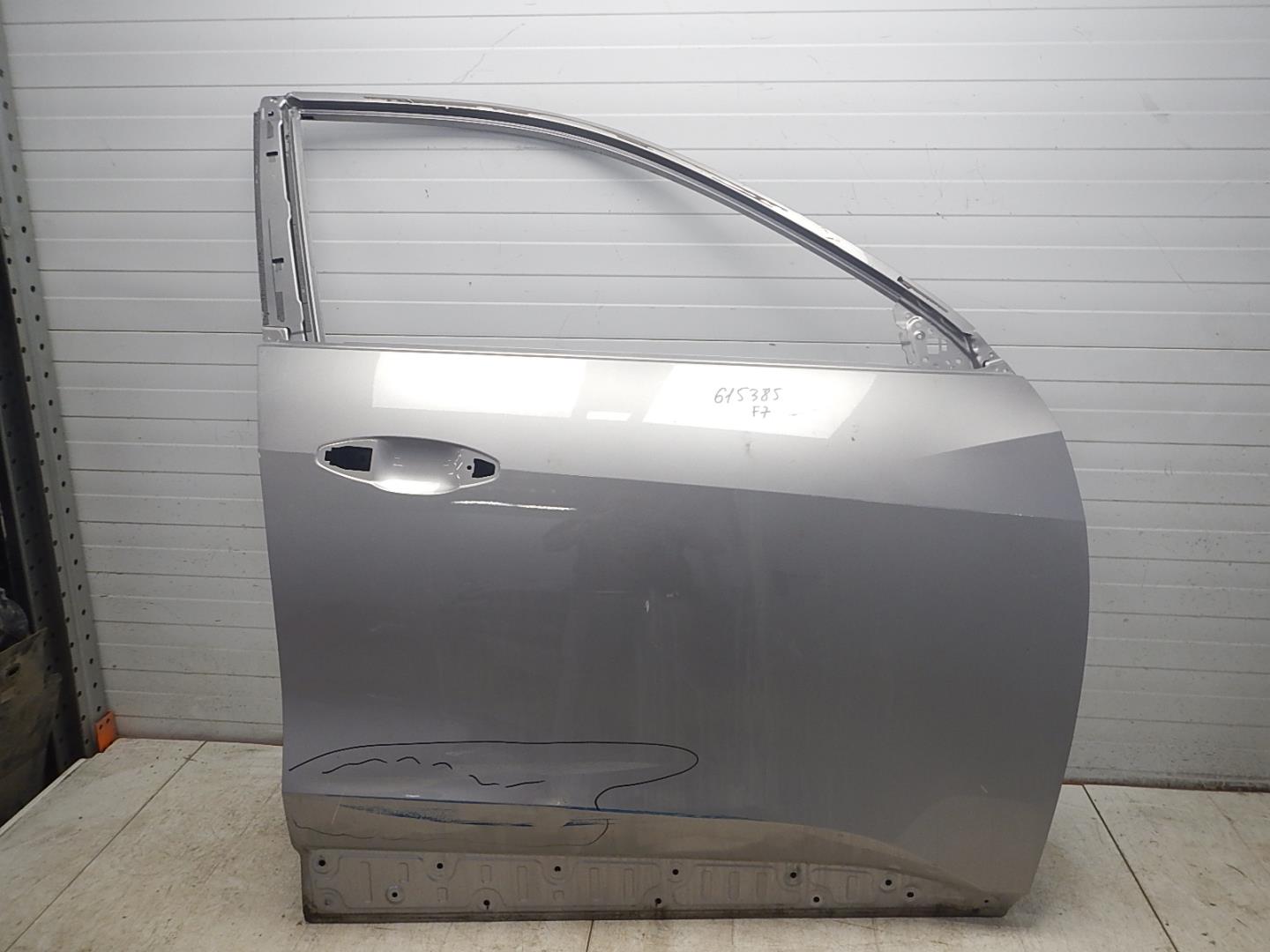 Дверь передняя правая