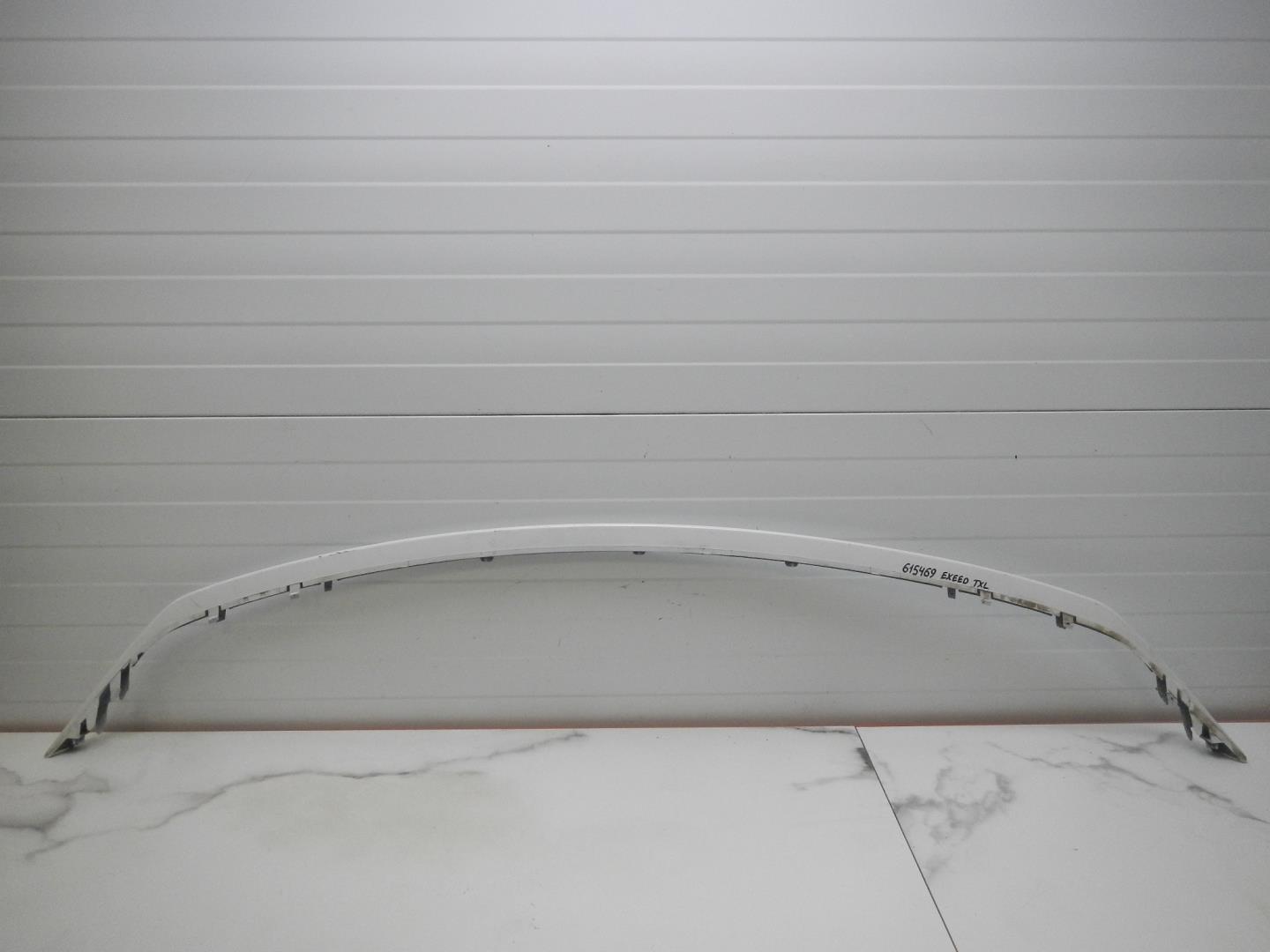 Молдинг переднего бампера