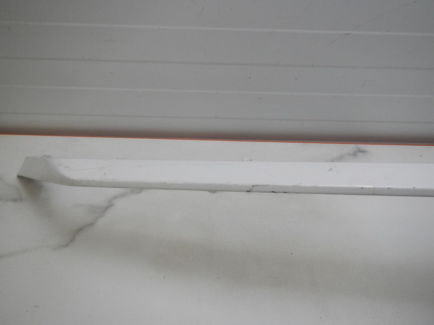 Молдинг переднего бампера