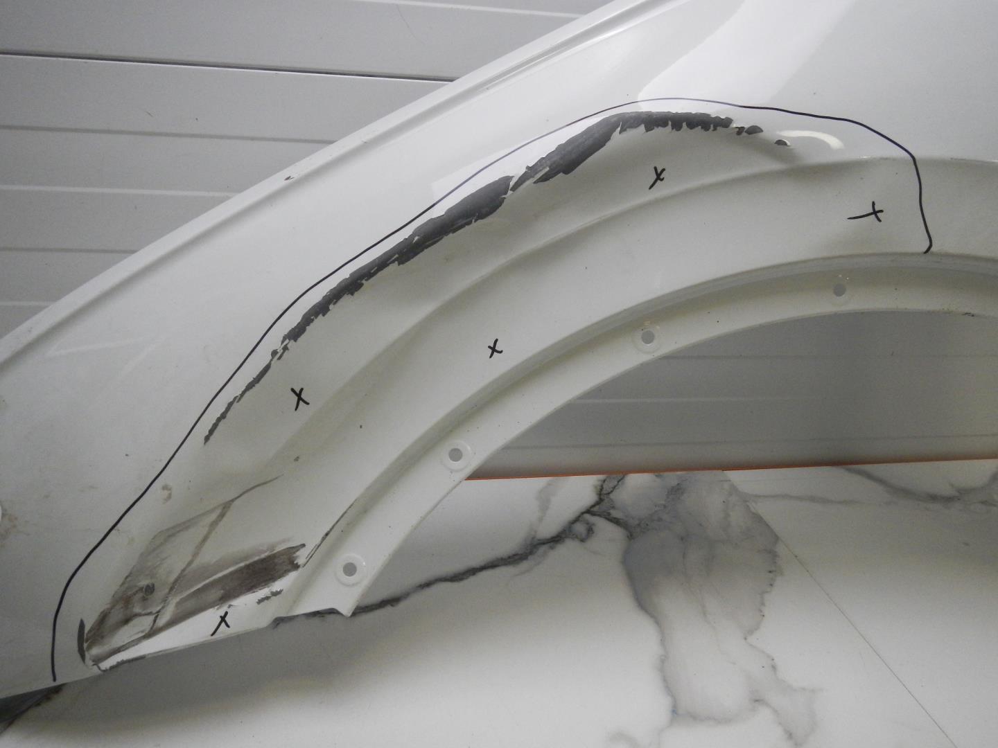 Крыло переднее левое