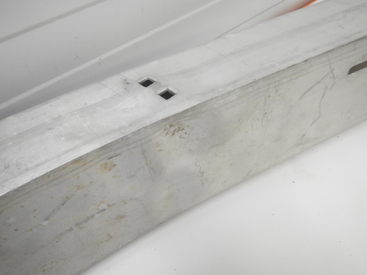 Усилитель переднего бампера