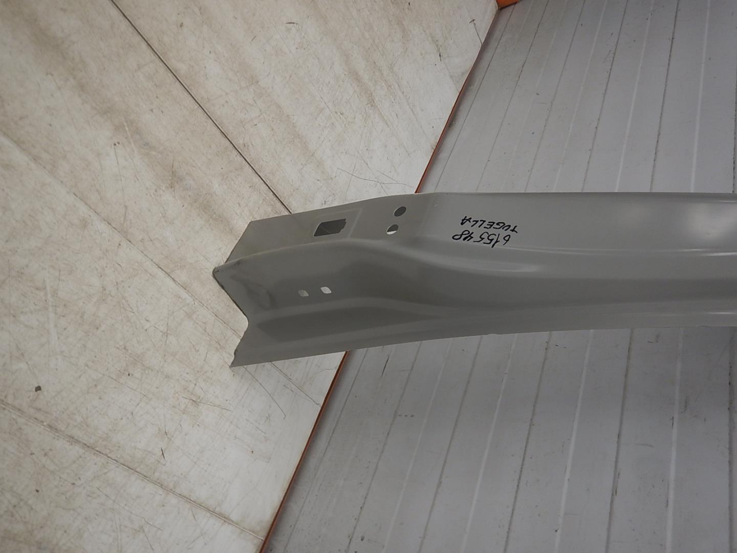 Кузовной элемент