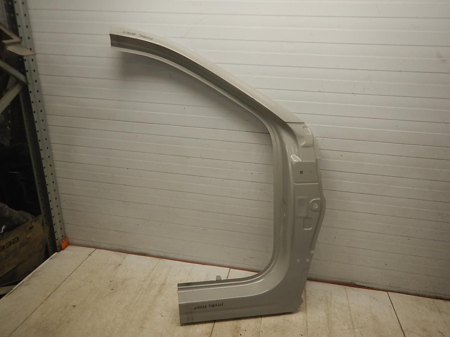 Кузовной элемент